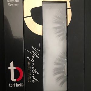 Tori Belle magnetic lashes and liner bundle